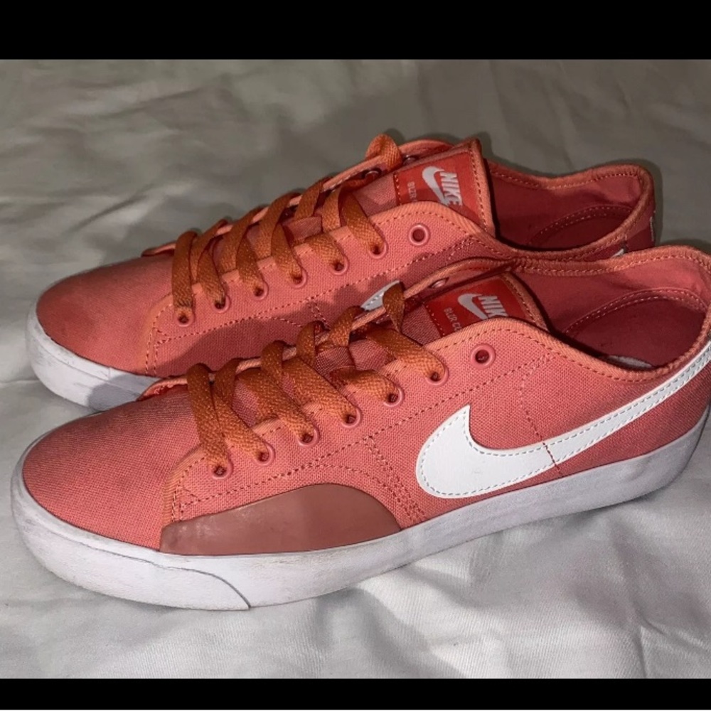 Nike SB Women’s Blazer Court Low Sneakers 10.5
